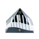 Horloge pyramidale clavier de piano